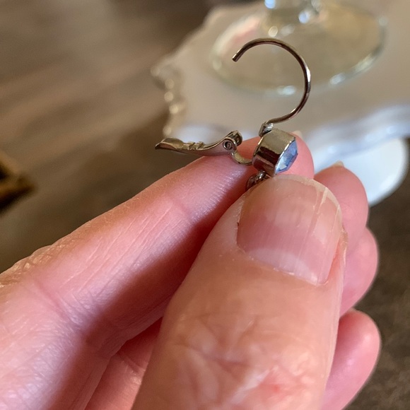 Lia Sophia lever back earrings - Picture 6 of 8